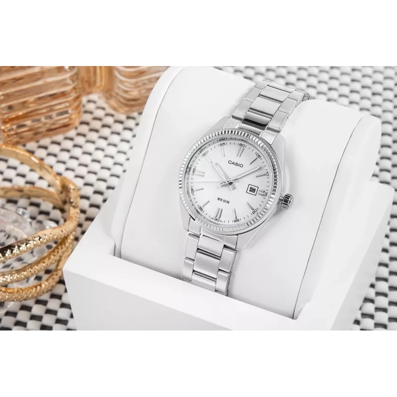 CASIO LTP1302PD7A1V unisex analógové quartz hodinky, strieborná nehrdzavejúca oceľ, 34,5 x 30,2 x 8,7 mm