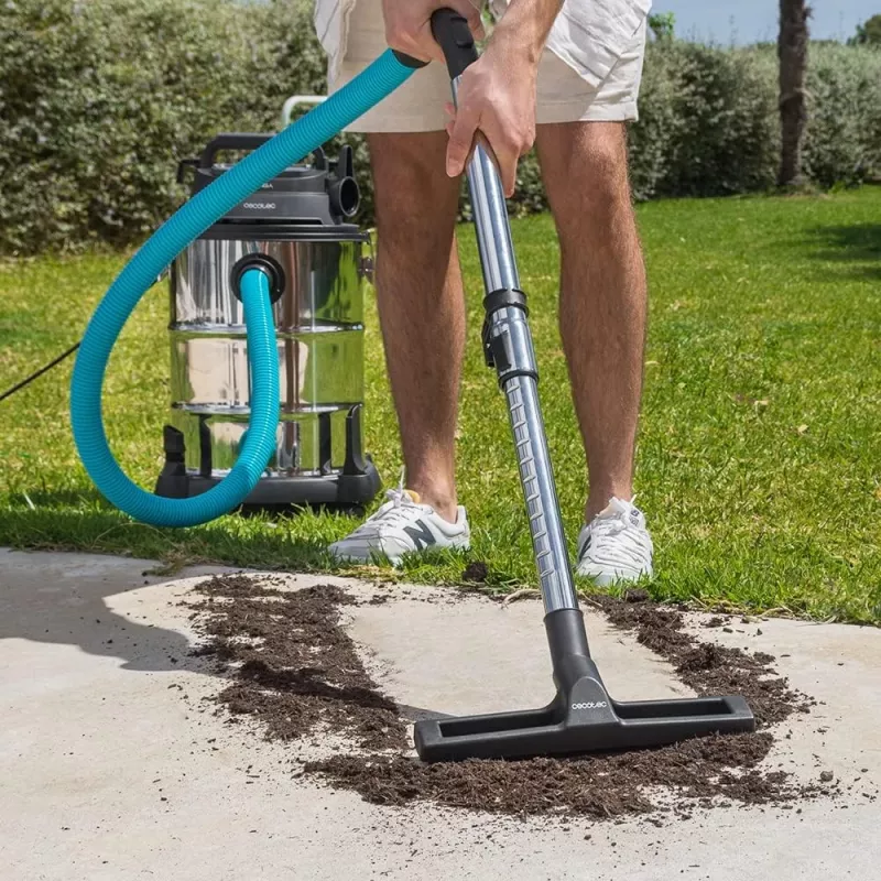 Cecotec Conga Rockstar Wet & Dry Steel Max Pro káblový vysávač 1600 W 220-240 V strieborná/čierna