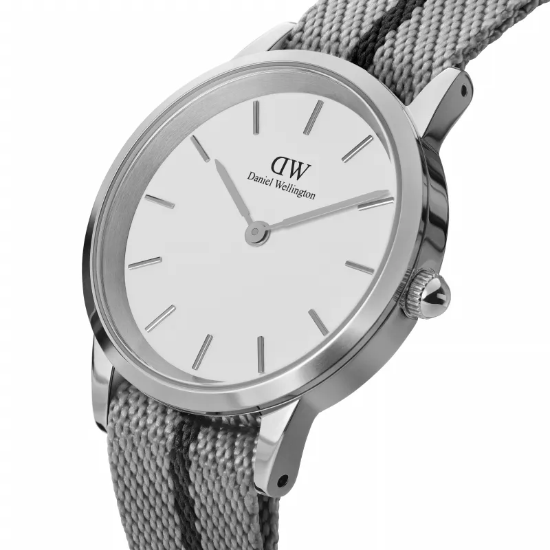 DANIEL WELLINGTON Petite Lumine dámske hodinky 26mm strieborná nerezová oceľ mesh DW00100679