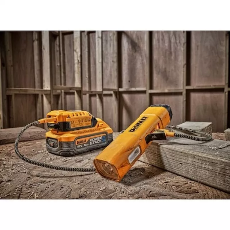 DEWALT BD-DCL183 LED baterka 1300 lúmenov, IPX4 ochrana proti striekajúcej vode, letecký hliník, čierna