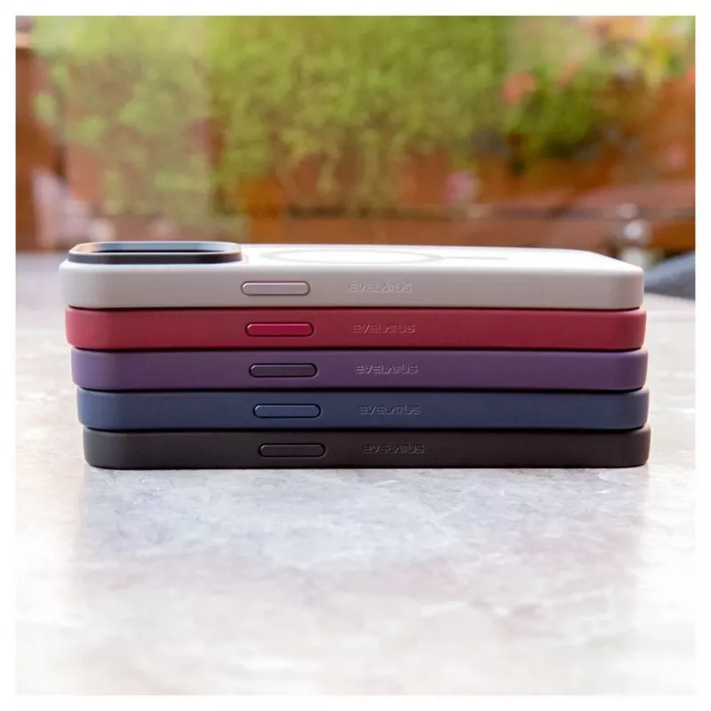 Evelatus Apple iPhone 15 Hybridné puzdro s MagSafe PC+TPU čierna