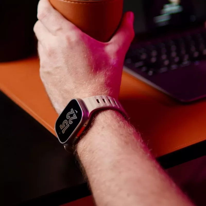 Evelatus Sport silikónový Loop náramok pre Apple Watch 42/44/45/49mm čierny