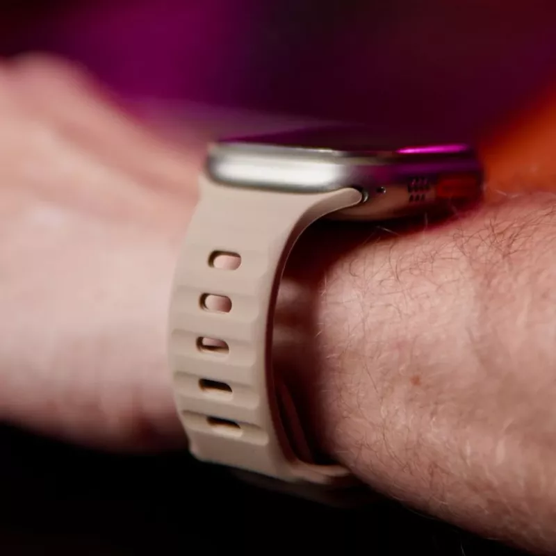 Evelatus Sport silikónový Loop náramok pre Apple Watch 42/44/45/49mm čierny