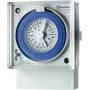 Finder 12.31.8.230.0007 Mechanické časové relé, montáž na predný panel, 230 V AC, 1 prepínací kontakt, 16 A, denný program, 48 segmentov, 100 h rezerva chodu