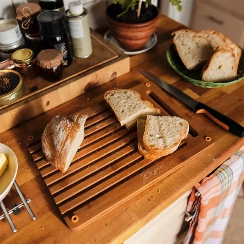 Fiskars 1059230 obdĺžniková bambusová krájacia doska 35 x 25 cm