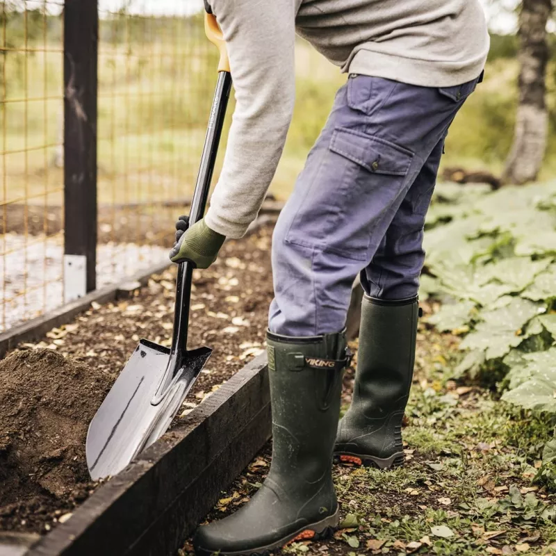 Fiskars Solid+ XL Rýľ s ostrým listom a oceľovou D rukoväťou, list z borovej ocele, 1250 mm