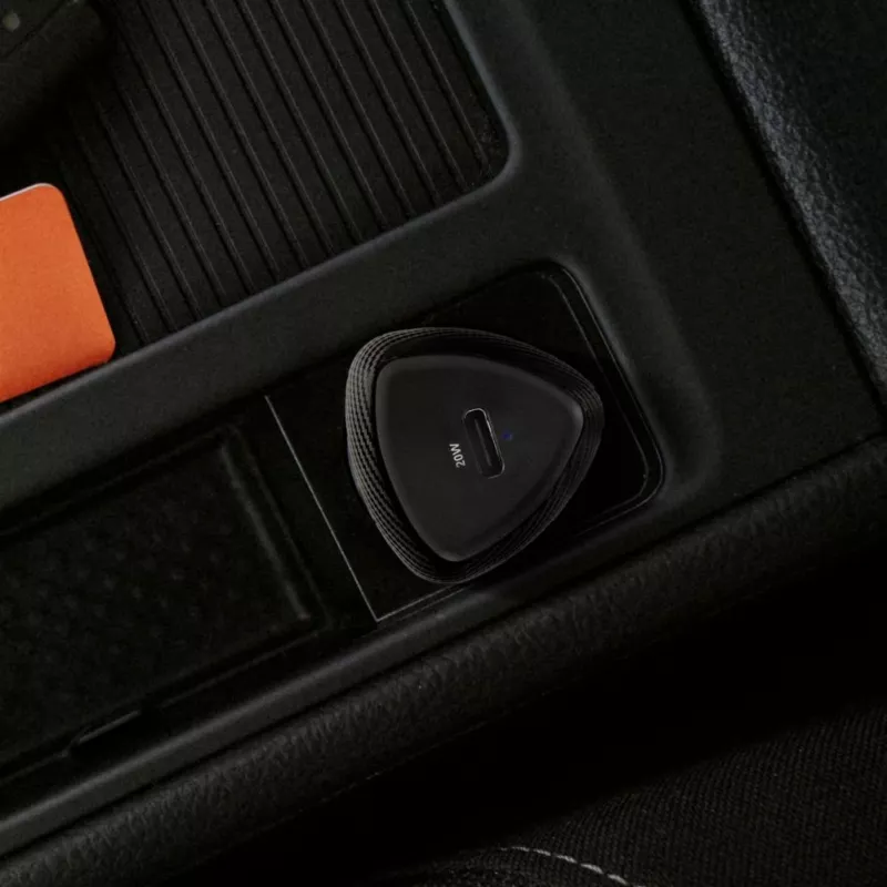 Forcell F-Energy Carbon autonabíjačka USB-C QC3.0 PD 20W s káblom USB-C na Lightning CC50-1C čierna