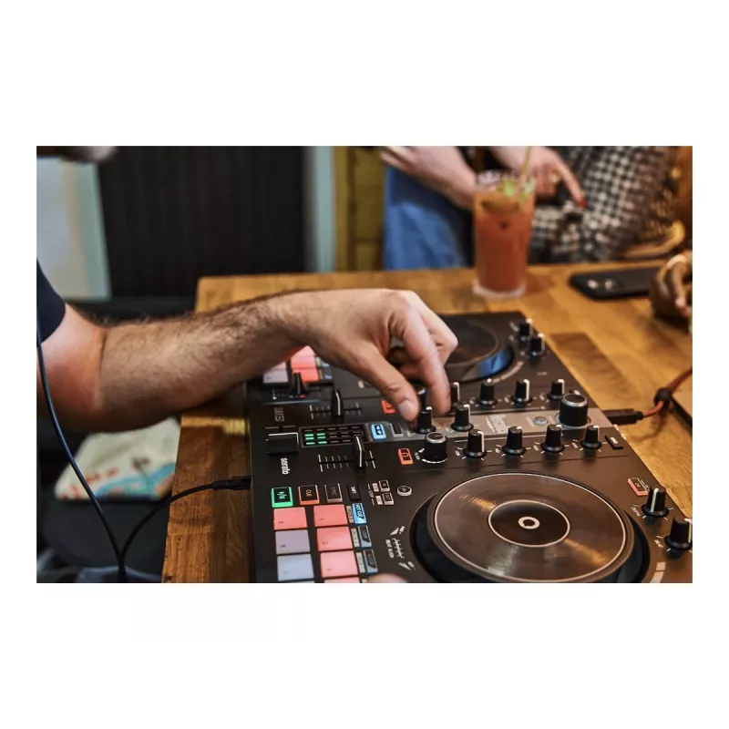 Hercules DJ Essentials Kit s DJControl Inpulse 200, reproduktormi DJMonitor 32 a slúchadlami HDP DJ45