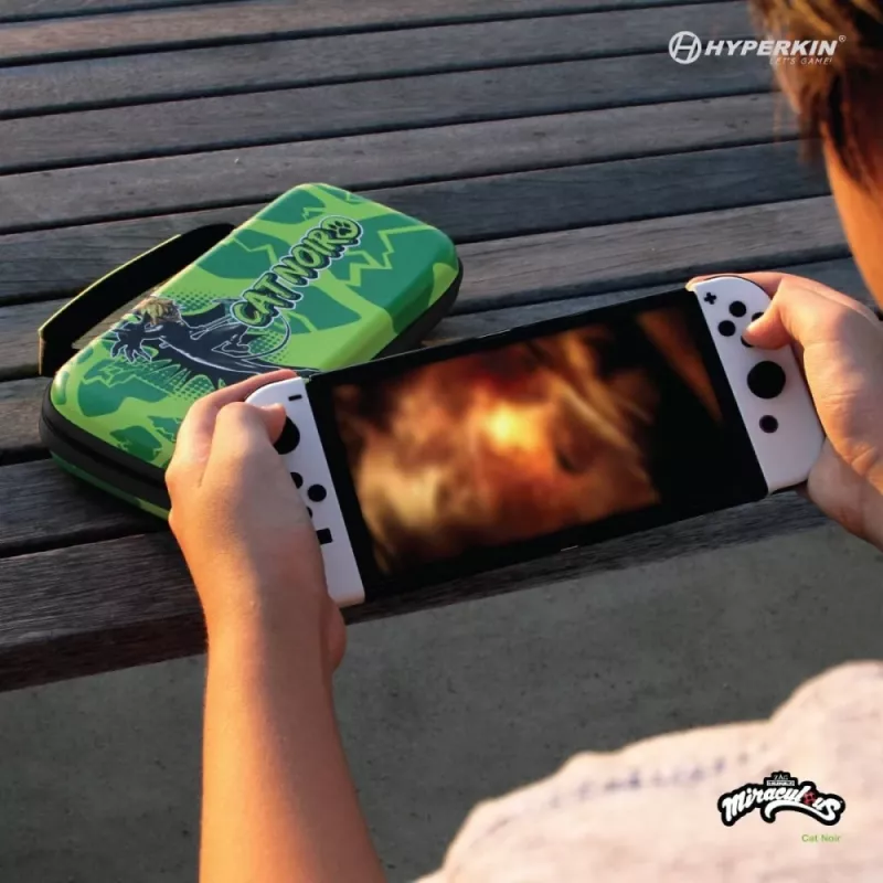 Hyperkin M07541-MTCN pevné puzdro, zelená, viacfarebná, PEVA, pre Nintendo Switch Lite, nárazuvzdorné, vodoodpudivé, taška