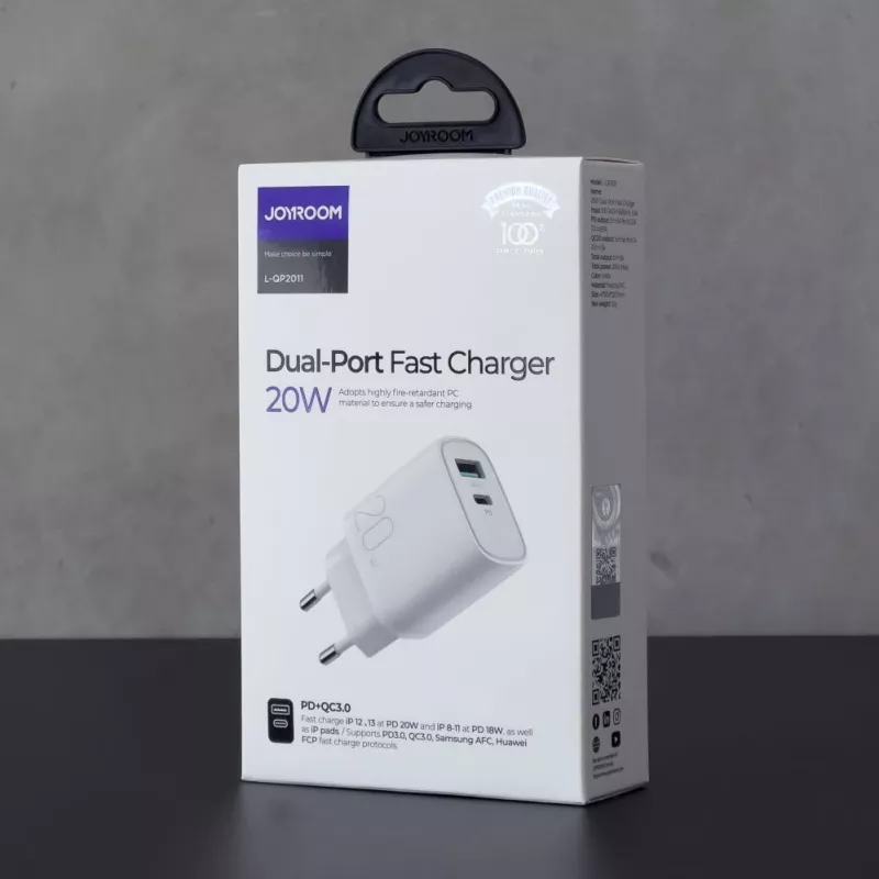 JOYROOM rýchla nabíjačka USB-A QC3.0 / USB-C PD 20W biela (L-QP2011)
