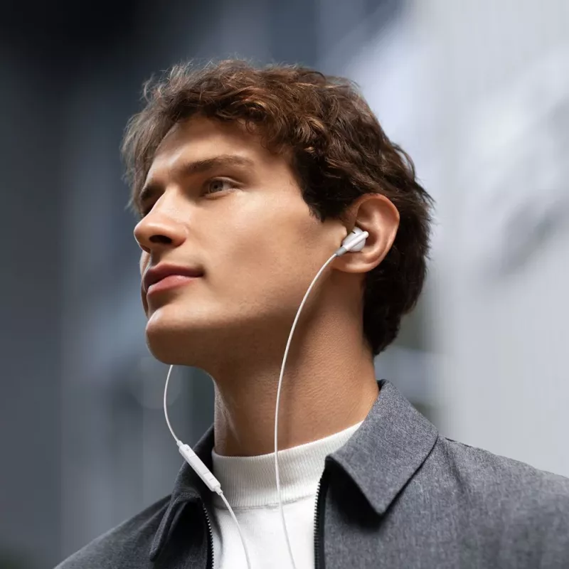Joyroom JR-EW01 In-Ear káblové mini slúchadlá s diaľkovým ovládaním - biele