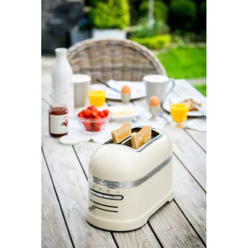 KitchenAid 5KMT2204EAC 2-slotový hriankovač 1250 W krémový