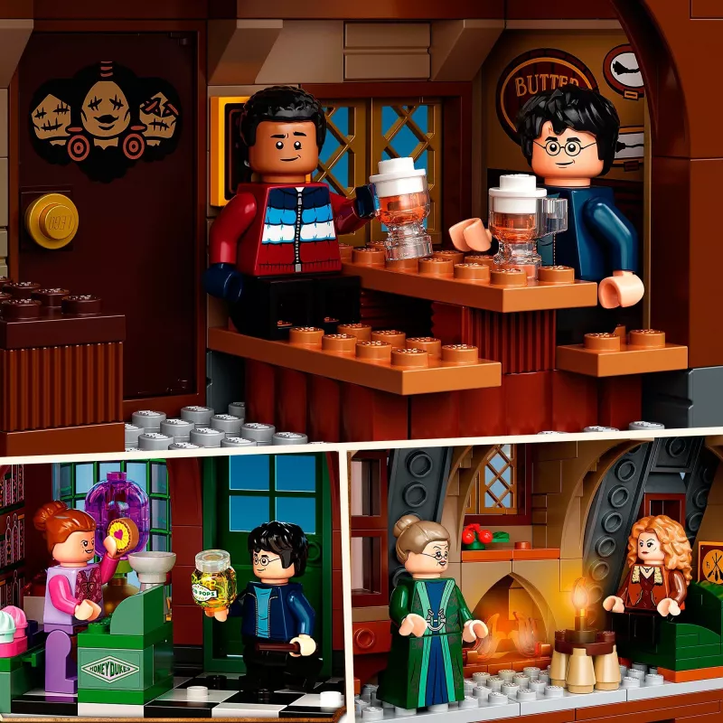 LEGO Harry Potter návšteva v Hogsmeade 76388 stavebnica (851 dielov)