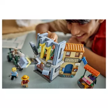 LEGO One Piece 75642 Showdown with Captain Smoker stavebnica