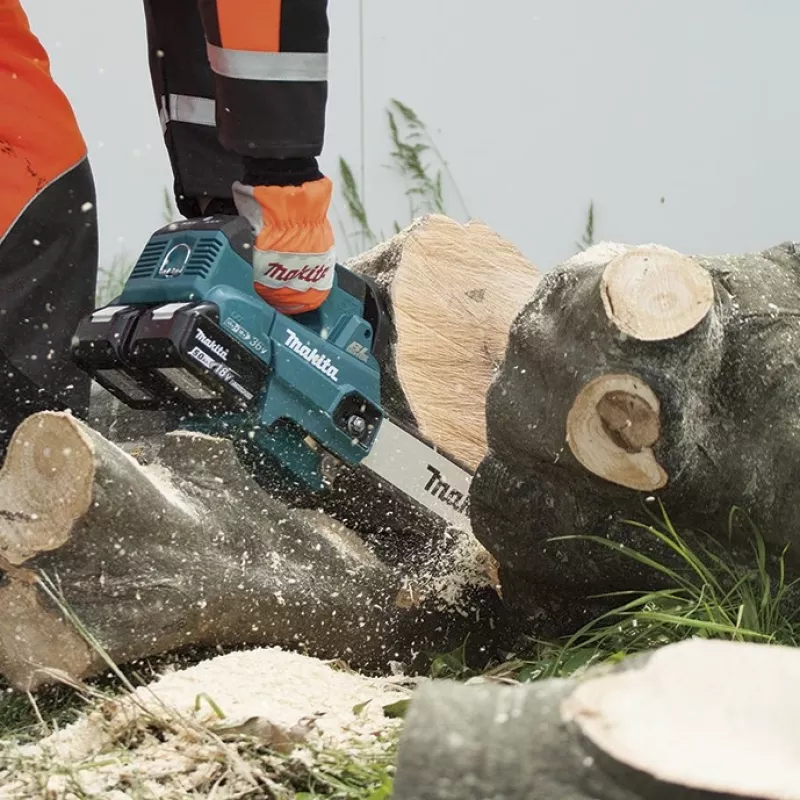 Makita DUC306Z akumulátorová reťazová píla top-handle 36V (2x18V) LXT 30cm lišta