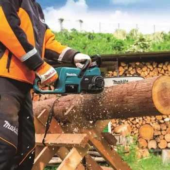 Makita DUC307ZX3 akumulátorová reťazová píla 18V LXT Lithium-Ion, 30 cm vodiaca lišta, len zariadenie, čierna/modrá