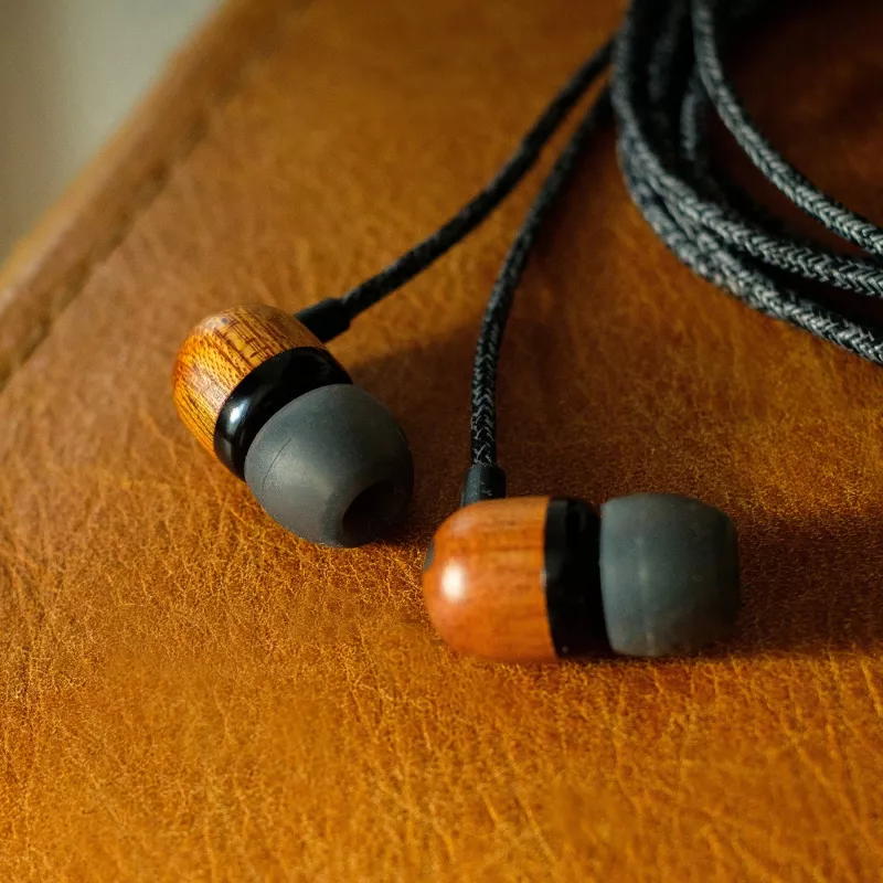 Marley Smile Jamaica Káblové slúchadlá s vstavaným mikrofónom, USB-C – Signature Black