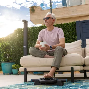 Medivon Bella Go bezdrôtový roller masážny prístroj na tvár s EMS mikropúdmi, vibráciami, LED svetelnou terapiou, nabíjateľný, USB-C, 3 stupne intenzity, ergonomický dizajn, prenosný