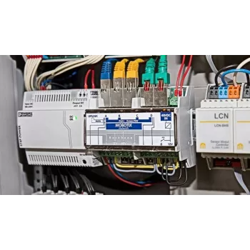 MOBOTIX MX-SWITCH1 - sieťový switch - 4 x 10/100 (PoE+) - DIN lišta