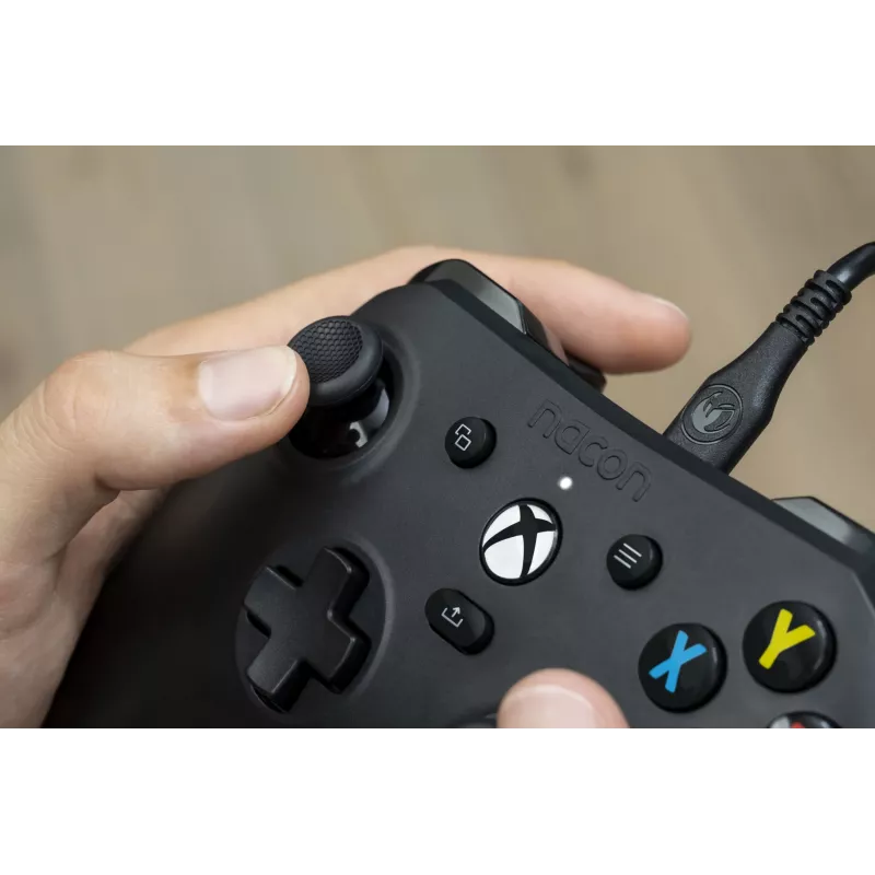 NACON XBXEVOL-X káblový ovládač Xbox Series