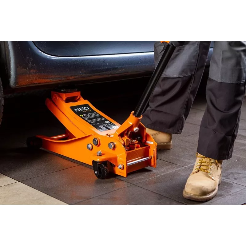 NEO TOOLS 11-731 nízkoprofilový hydraulický zdvihák 2,5 tony