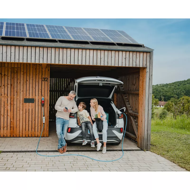 NRGkick Mobile Wallbox 16A 7,5m Pure pre PV nabíjanie (biela, 11 kW, 7,5 metra kábel, WLAN + Bluetooth)