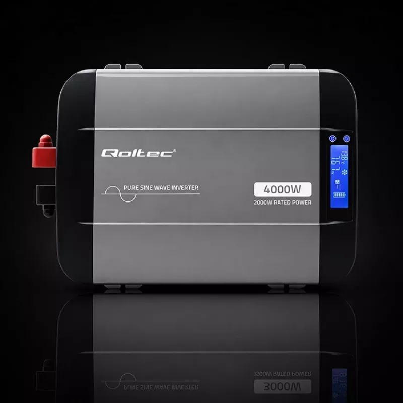 Qoltec čistý sínusový menič 12V na 230V 2000W/4000W s LCD, USB, USB-C, kompatibilný s LiFePO4/GEL/AGM
