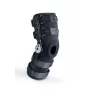 REH Stabilmax O-1243/4XL otvorená dlhá bandáž na koleno s nastaviteľnými popruhmi, čierna, 4XL