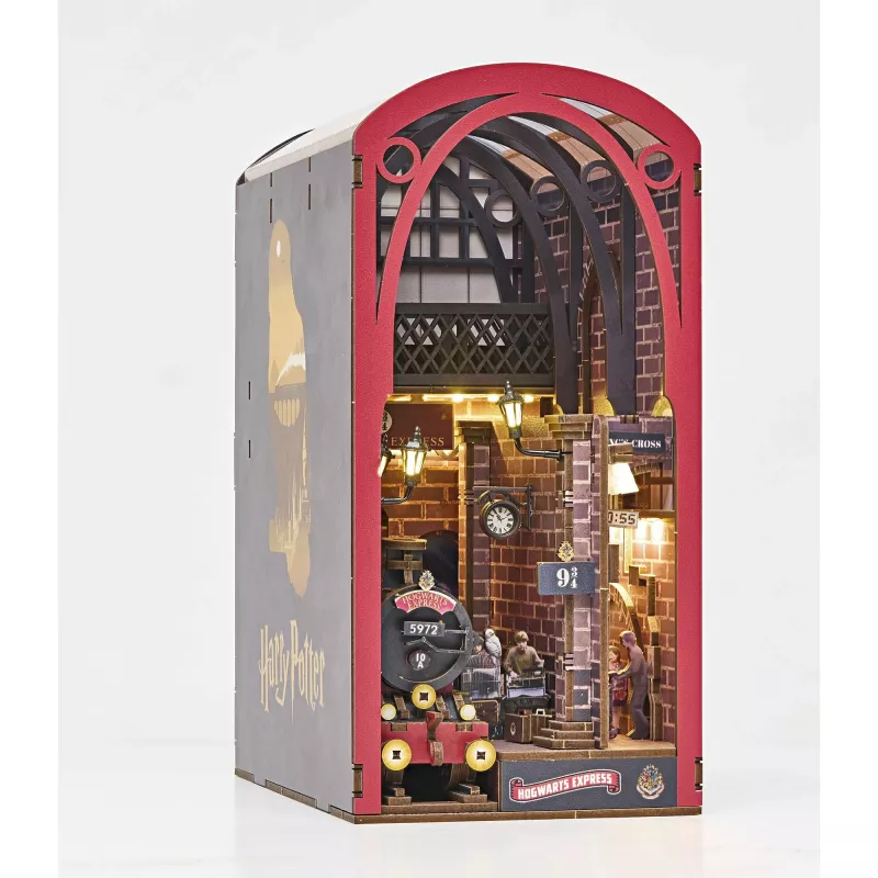 Revell Tiny Adventures - Harry Potter Hogwarts Express Snap-Fit model