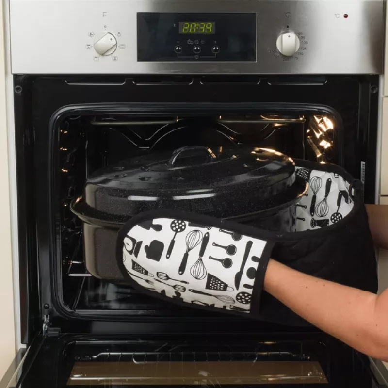 Russell Hobbs BW072151 V/E samozavlažovací pekáč 38cm s vekom