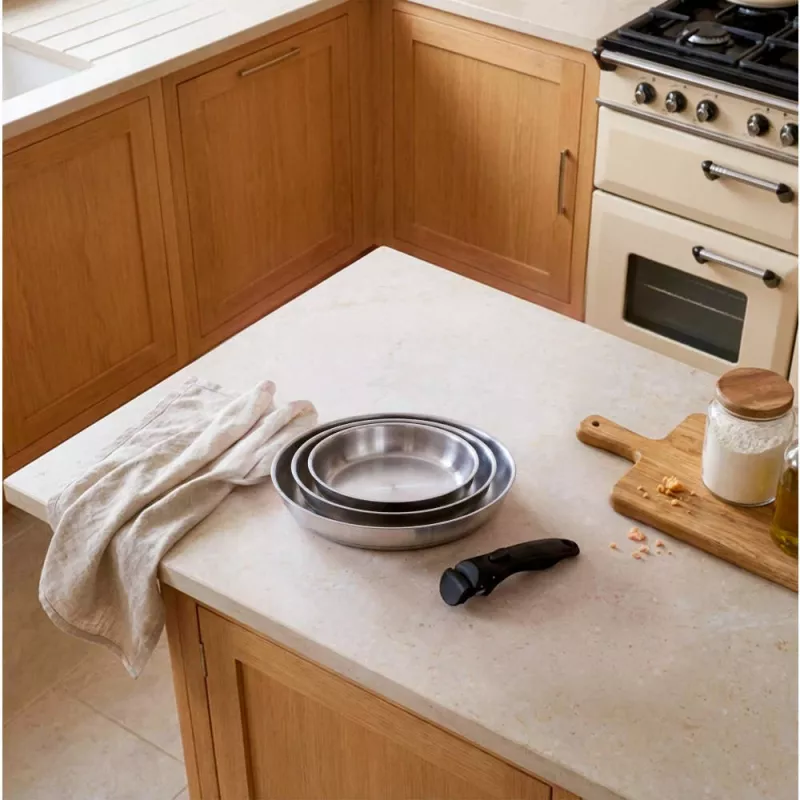 Russell Hobbs RH04033 nerezová 4-dielna sada panvíc Smart Clip