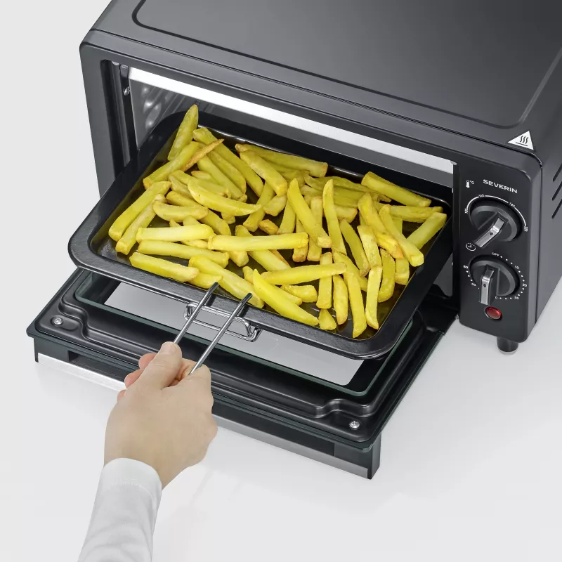 Severin TO 2062 Mini rúra, 9 L, 800 W, s rotisériou, kartáčovaná nehrdzavejúca oceľ/čierna