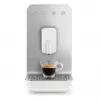 SMEG BCC11WHMEU plnoautomatický kávovar s parnou funkciou, vstavaný mlynček, 1,4 l, 1350 W, biely