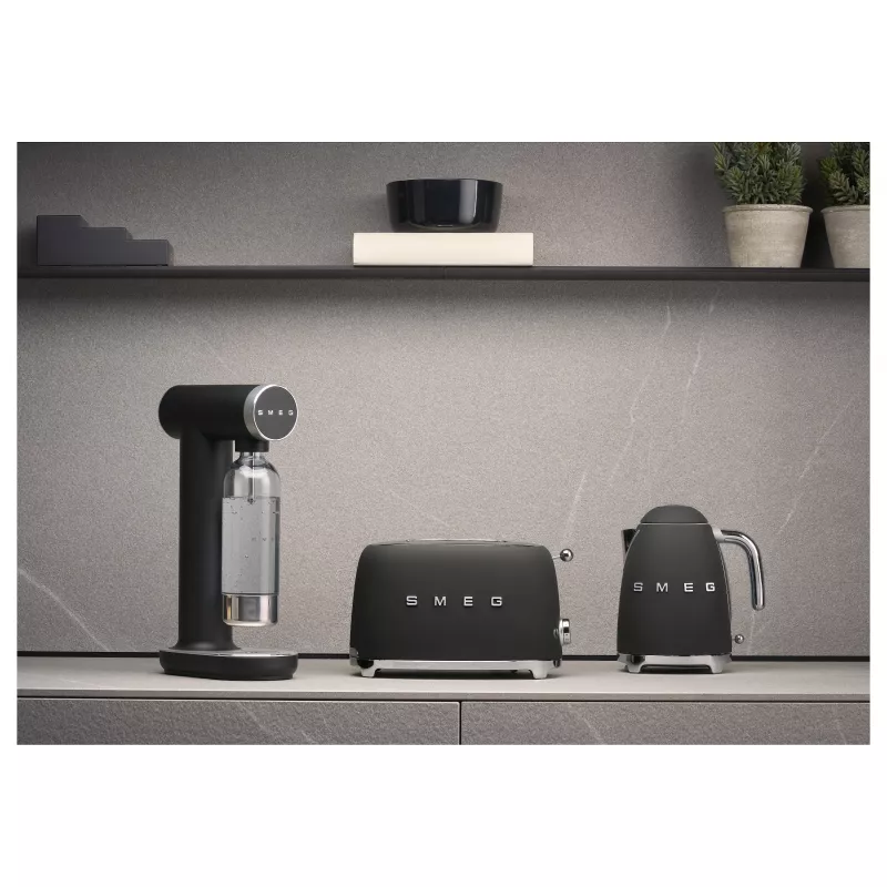 SMEG Sodamaker Collezione Aesthetic Black výrobník sýtenej vody SKC01BLM