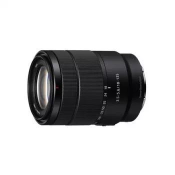 Sony E 18-135mm f/3.5-5.6 OSS objektív (SEL18135B.SYX)