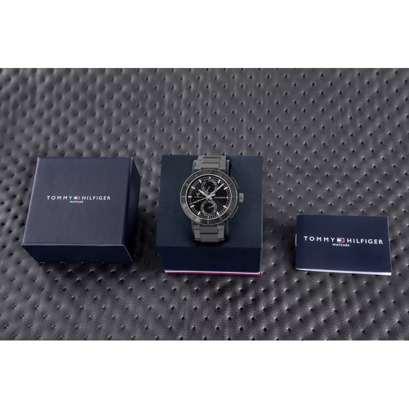 Tommy Hilfiger pánske hodinky Decker quartz 44 mm oceľ modrý ciferník hnedá koža