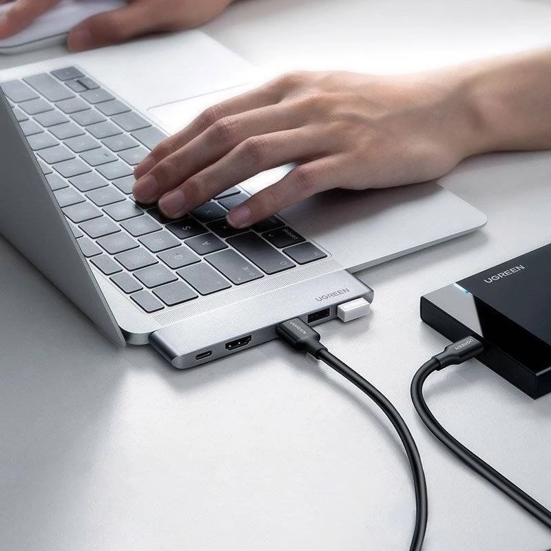 UGREEN 60559 5-v-2 USB-C hub pre MacBook Pro/Air, USB-C PD 100W, HDMI 4K, 3x USB 3.0