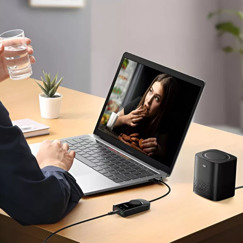 UGREEN CM129 USB-A na 3,5mm externý stereo zvukový adaptér - čierny