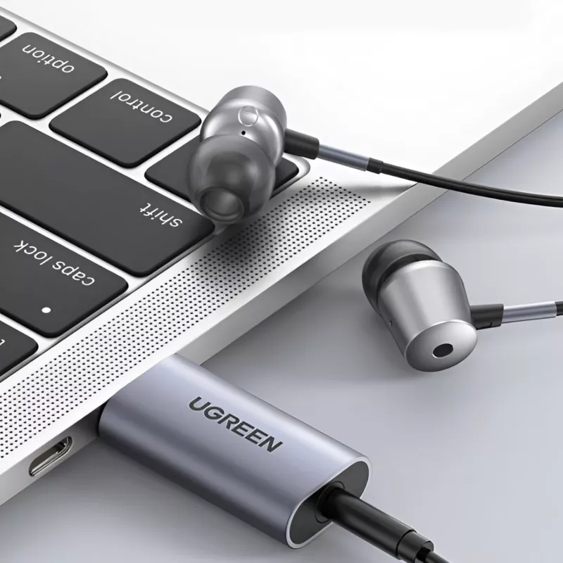UGREEN CM383-80864 USB-A na 3,5-mm audio konektor externý zvukový adaptér - strieborná