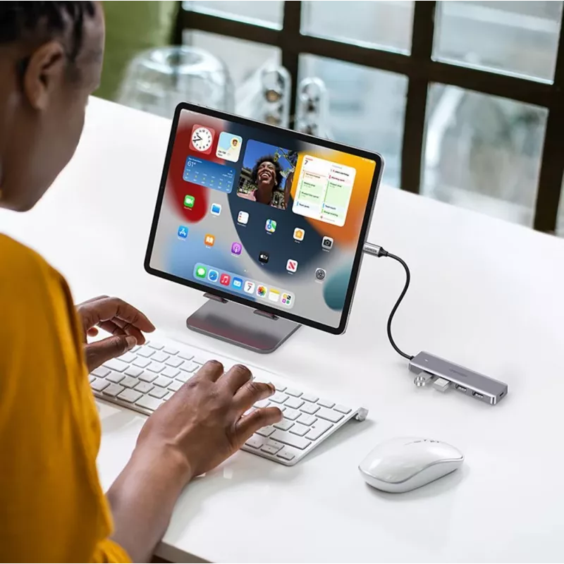 UGREEN USB 3.0 hub 4-portový s 1m káblom - čierny (CM219)