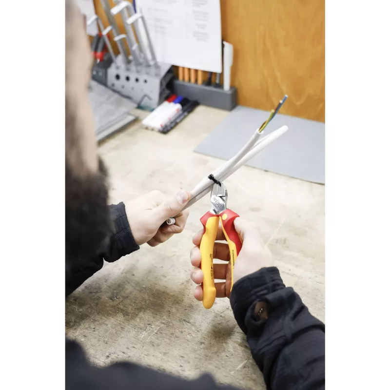 Wiha 43458 Professional electric Bočné štiepacie kliešte 160 mm, DynamicJoint, červená/žltá