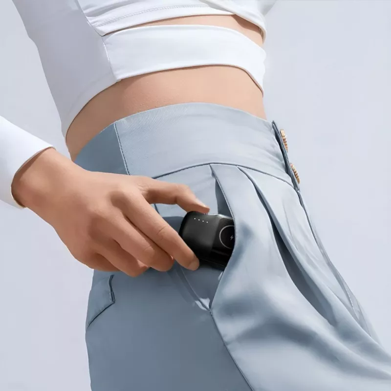 Wozinsky WF16-YLS mini power banka 5000mAh 15W s integrovaným USB-C káblom a nabíjačkou Apple Watch - čierna